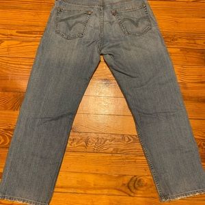 Levi’s red tab. Relaxed fit straight leg. 32x30. No defects or stains